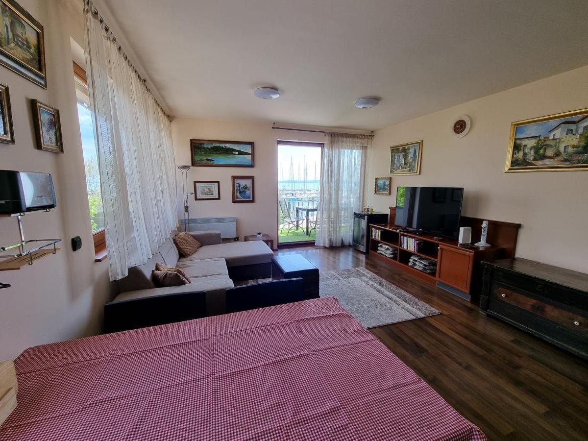 Bilberry Apartman Aparthotel Balatonfured Exterior photo